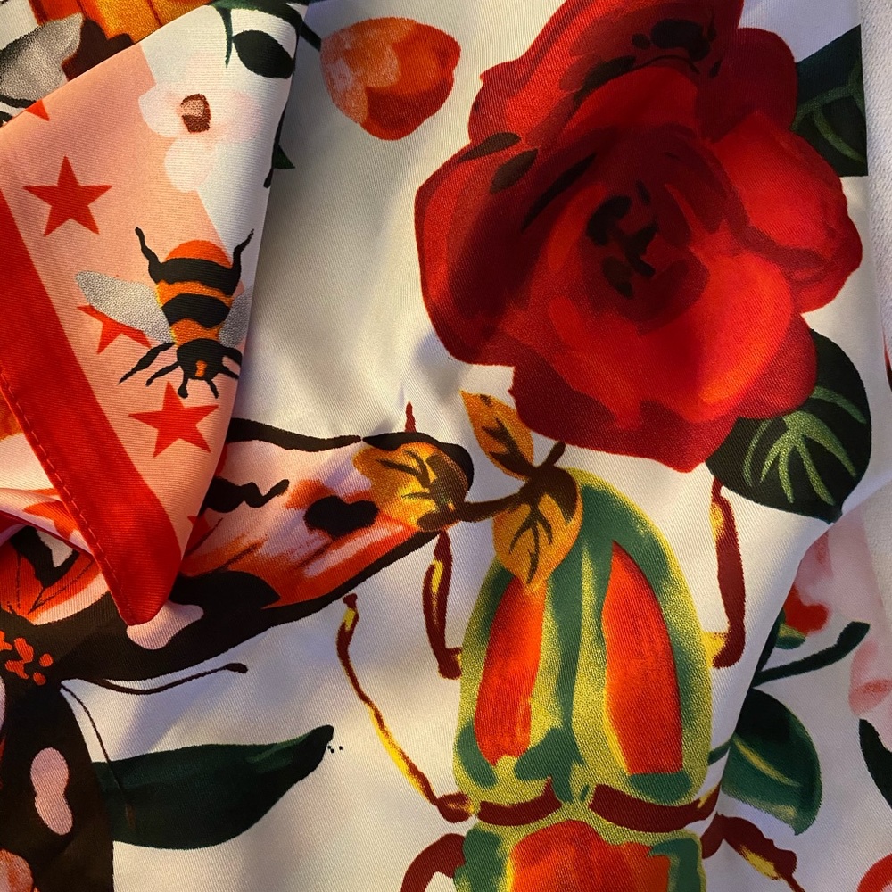 Gucci luxurious Silk scarf - Picture 5 of 11